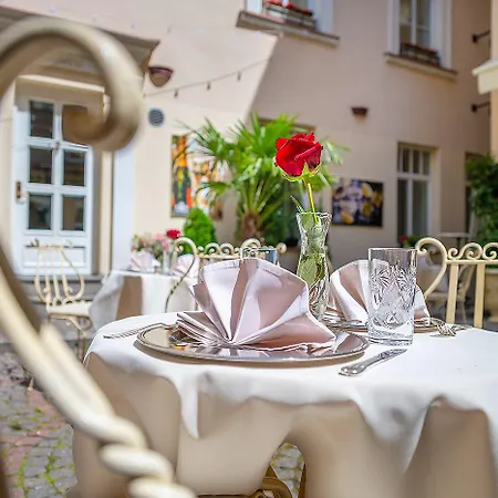 Отель Imperial & Restaurant