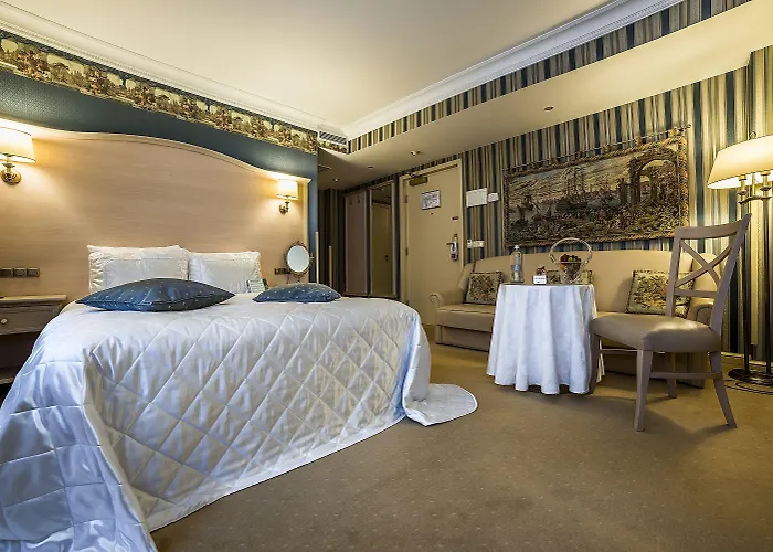 Imperial & Restaurant 5*