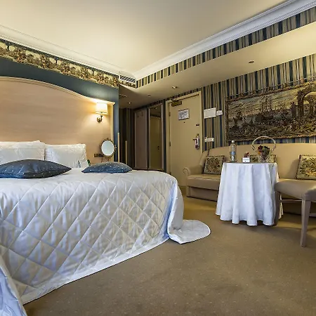 Imperial & Restaurant 5*